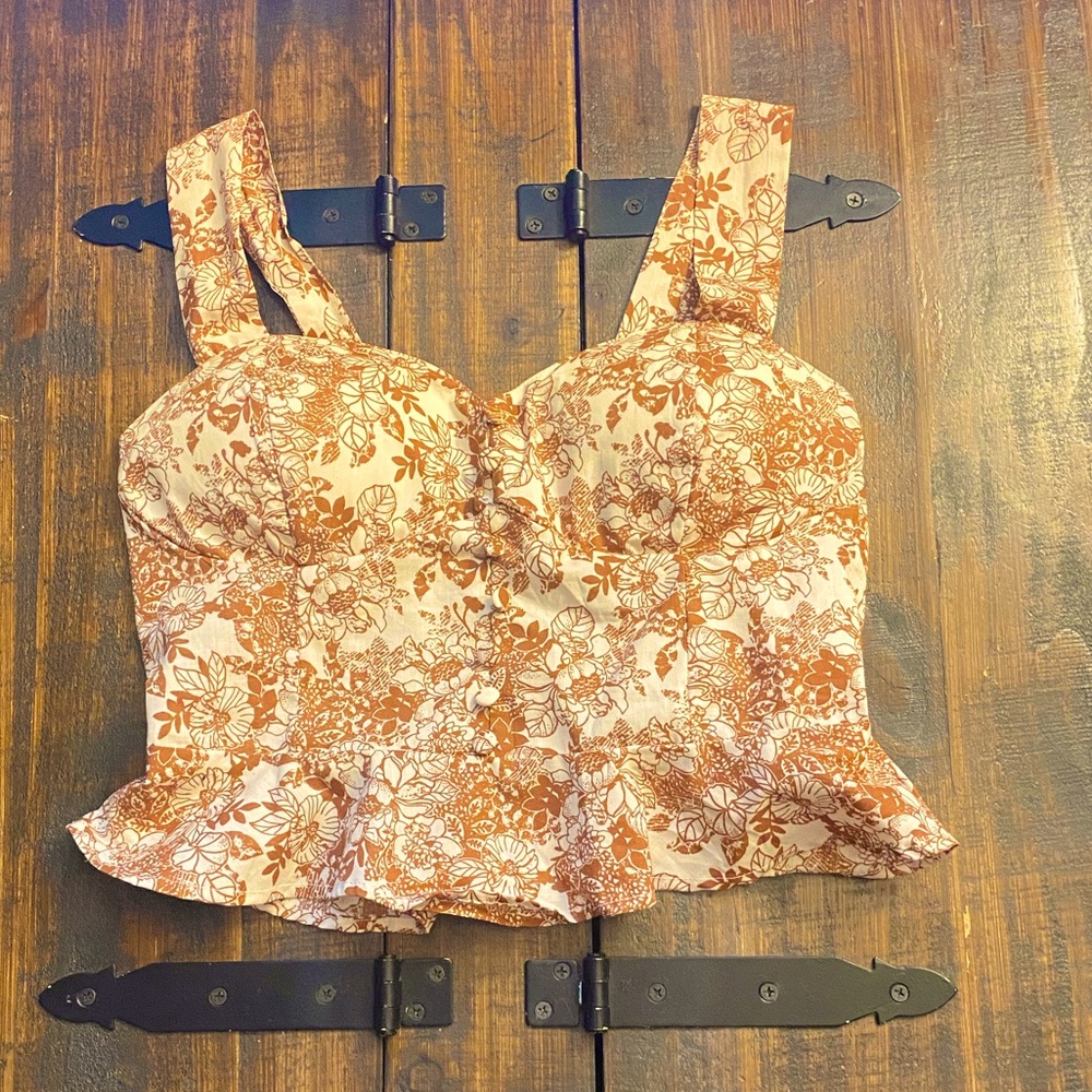 Breathable, built in elastic band, shirred back, size M, brand new with no tags